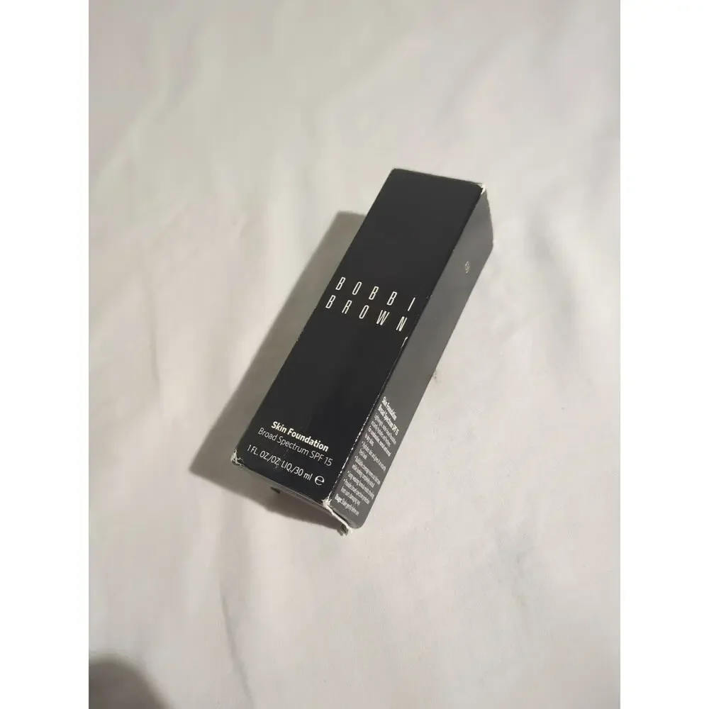 Bobbi Brown Skin Foundation Broad Spectrum SPF 15 Warm Walnut 7.5 New in Box